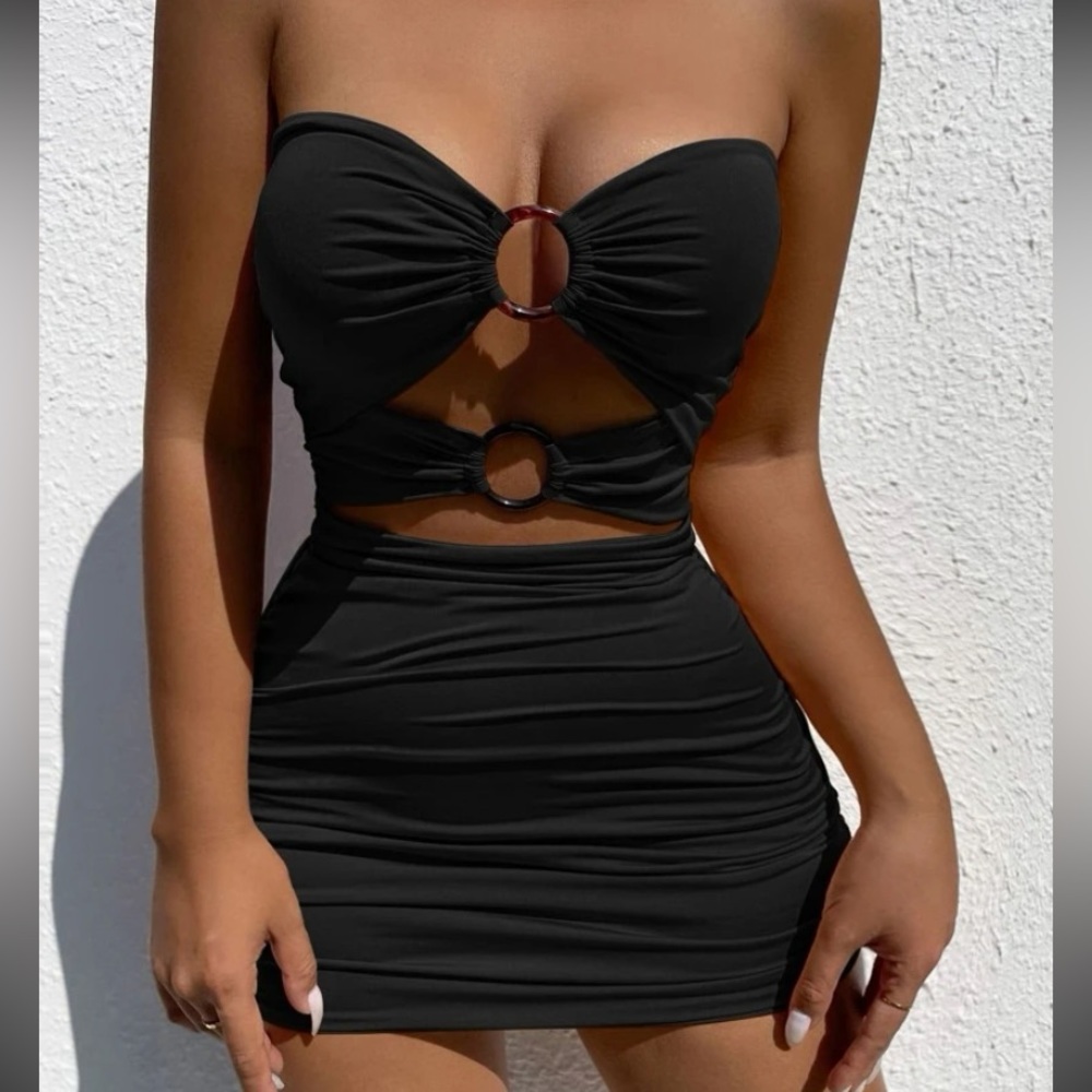 SHEIN Privé O-ring Detail Cutout Front Ruched Tube Dress